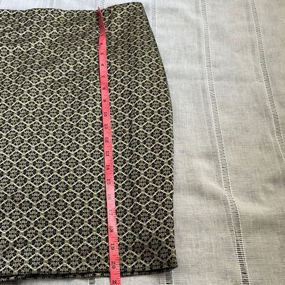 Ann Taylor Black and Gold Jacquar Pencil Skirt - Picture 8 of 9